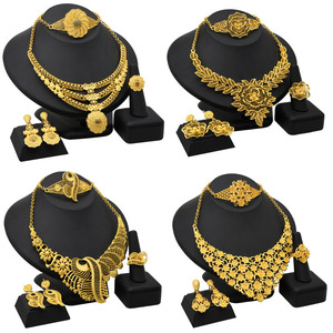 <span class=keywords><strong>Gioielli</strong></span> di Alta Qualità Stile Dubai Placcati in Oro 24K Collana Bracciale Orecchini Anelli Moda Nuziale Femminile Araba - Product Image 1