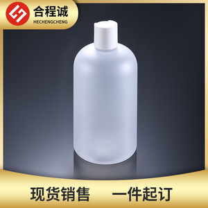 Botella PET transparente esmerilada de 500 ml con hombro redondo para tónico y desmaquillante de uso cosmético - Product Image 5