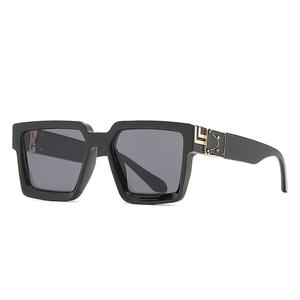 <span class=keywords><strong>Gafas</strong></span> <span class=keywords><strong>de</strong></span> <span class=keywords><strong>Sol</strong></span> <span class=keywords><strong>de</strong></span> Lujo con Marco Cuadrado Grande, Diseño <span class=keywords><strong>de</strong></span> Marca <span class=keywords><strong>de</strong></span> Alta Calidad para Hombre y Mujer, Haga <span class=keywords><strong>Clic</strong></span> en el Avatar para Obtener Más Detalles - Product Image 2
