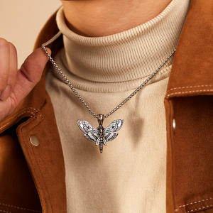 Gothic Style <span class=keywords><strong>Punisher</strong></span> Death Head Schädel Motte Anhänger Halskette Retro Edelstahl Punk Man Halskette für Männer - Product Image 5