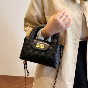 Tienda en Línea de Venta al por Mayor - Bolsos de Diseño de Lujo Hechos de Material PU con Decoraciones de Cadena para Mayor Comodidad de Transporte. 8903 - Product Image 3