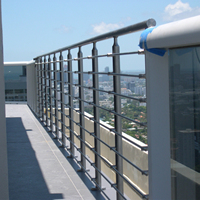 Système de balustrade moderne en acier inoxydable 316 à barres horizontales, balustrade à barres solides pour terrasse, escalier, balcon, villa, projet extérieur