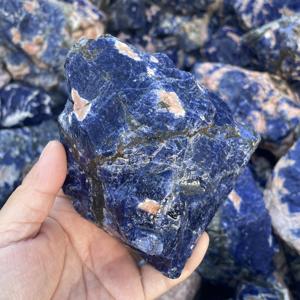 Hochwertige natürliche Kristall-Roh quarz-Blau-Sodalith-Rohstein-Mineralproben - Product Image 5