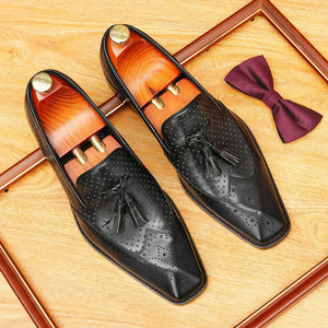 Zapatos de cuero genuino de diseño clásico de lujo personalizados para hombre, informales, formales y de negocios. - Product Image 3