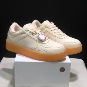 Zapatos de Marca de Alta Calidad y Lujo, Versiones para Hombre y Mujer, Diseñados por Diseñadores Famosos, Modernos, Blancos, Casuales, de Malla Elástica - Product Image 1