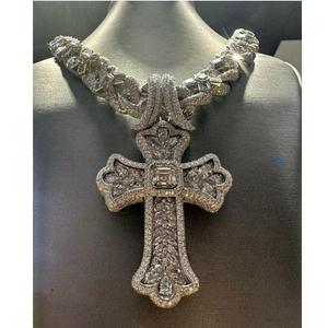 จี้มอยส์ซอไนต์แบบมินิมอลพร้อมประกายแวววาวดีไซน์ไร้กาลเวลาที่สมบูรณ์แบบสำหรับการสวมใส่ในชีวิตประจำวันหรือในโอกาสที่เป็นทางการ - Product Image 3