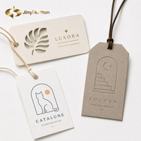 Étiquettes suspendues personnalisées avec logo et design imprimés sur mesure, fabrication OEM ODM, étiquettes en papier pour vêtements, sacs, chapeaux, par le fabricant Jinyi