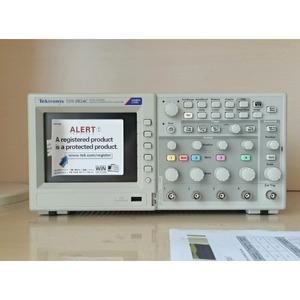Oscilloscope numérique à quatre canaux Tektronix TDS2024C 200 MHz 2 GS/s - Product Image 1