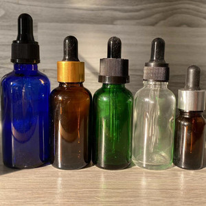 Botella de aceite esencial de 30ml y 50ml, botella de vidrio esmerilado de 1oz con tapa cuentagotas de oro rosa, botella con cuentagotas de goma - Product Image 1