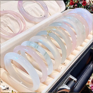 Bracelet fin et élégant pour femme en chalcédoine de verre transparent effet glace 10MM, idéal pour mariage ou comme cadeau - Product Image 2