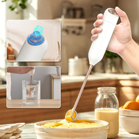 Nouveau mousseur à lait automatique portatif à piles, mini fouet électrique en plastique pour matcha, mélangeur de mousse pour boissons, café, collagène