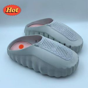 Nouvelles pantoufles de massage souples à semelle épaisse, personnalisables, décontractées, sportives, à enfiler, confortables, type mules et sabots pour hommes, vente en gros, modèle 001 - Product Image 1