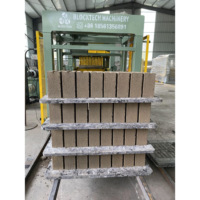 Machine à blocs de béton QT4-15 produisant 5 types de briques en ciment et de blocs creux entièrement automatiques, ligne de production