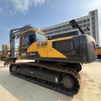 Excavatrice sur chenilles hydraulique lourde Volvo EC300 d'occasion, 30 tonnes, d'origine suédoise, faible nombre d'heures de fonctionnement, matériel de construction