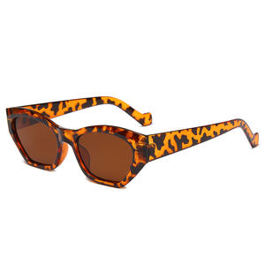 Gafas de Sol con Marco Pequeño Estilo Europeo Americano, Lentes de PC con Protección UV400, Diseño Ojo de Gato, Unisex, Ligeras, YC8802 - Product Image 5
