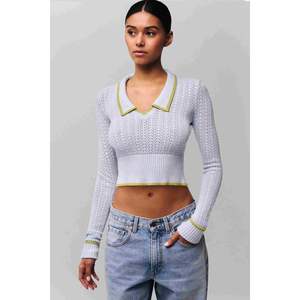 เสื้อครอปถักสำหรับผู้หญิง แขนยาว คอวี คัลเลอร์บล็อค ผ้าเนื้อนุ่ม ความหนาปกติ แขนเสื้อแบบปกติ - Product Image 3