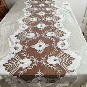 Mantel de Encaje Floral Blanco Bordado, Cubierta de Mesa Vintage de Lujo con Borde Festoneado para Banquetes de Boda y Decoración Sofisticada del Hogar - Product Image 3