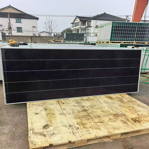 Panel Solar Totalmente Negro de 550W 182mmx182mm con 19.5% de Eficiencia para Exportación a África, Nigeria - Product Image 1