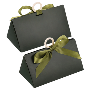 Boîte en carton de luxe personnalisée avec logo, forme triangulaire, pour bonbons de mariage, chocolats, avec ruban doré et nœud, pour cadeaux de fête - Product Image 3