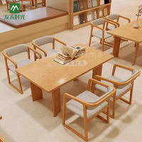 Combinaison moderne de table et de chaise en bois massif pour usage commercial dans les salles de lecture, les zones d'étude et les zones de repos