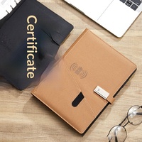 Coffret Cadeau d'Entreprise Festif Premium Gravé avec Carnet Rechargeable à Couverture Rigide et Chargeur Sans Fil, et Stylo – Vente en Gros
