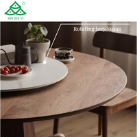 Ensemble table et chaises rondes en bois massif sur mesure XINSHIYI pour mobilier de restaurant, tailles et couleurs personnalisées, durable et écologique