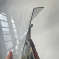 Lamelles verticales robustes en alliage d'aluminium au design moderne, économes en énergie et faciles à nettoyer, pour entrepôts et hôtels