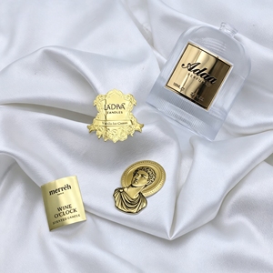 Personnalisation de l'étiquette de marque propre, logo en relief, marque anti-contrefaçon, emballage de flacon de parfum en verre, plaque nominative à adhésif puissant - Product Image 1