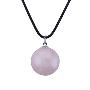 Fantasy Black Leather Rope Cord Natürliche Rosenquarz Stein Schädel geformte charmante Anhänger Halskette - Product Image 2