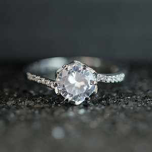 Anello a Sei Punte per Donne, Accessorio Semplice e alla Moda per Uso Quotidiano, Ideale per Outfit Casual e Regalo - Product Image 3