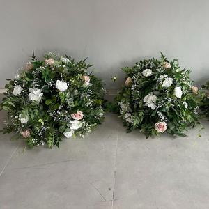 Boules de fleurs décoratives blanches et vertes, centres de table floraux, grandes boules de roses en soie, fleurs artificielles pour mariage - Product Image 5