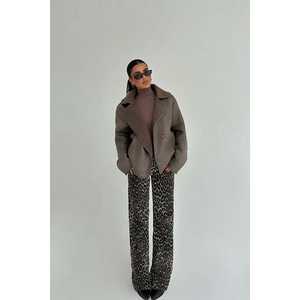 Chaqueta de piel sintética larga con estampado de visón, conejo y zorro, estilo vintage, con decoraciones, tejido a cuadros, relleno de algodón color camel y botones. - Product Image 3