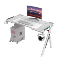 Bureau de jeu moderne Aor en promotion avec structure en métal/acier et surface en bois, éclairage LED RGB, design ergonomique pour le bureau et la maison