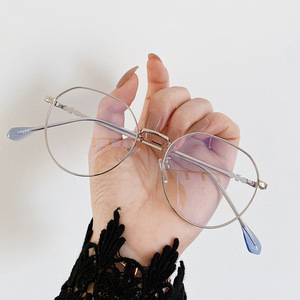 Monturas de gafas redondas de marco completo Qianai para mujer, lentes de PC con filtro de luz azul, diseño irregular W2-1925 - Product Image 2