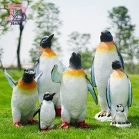 Conception populaire extérieure Résine Grandes Figurines de pingouin Plaza Jardin Décoration caractéristique de l'eau