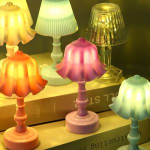 Creative Flower Shape Night Light, 3D Decorative <b>Table</b> Lamp for Home Decor, Romantic Mood Light for Birthday Gift - Product Image 2