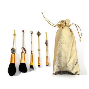 Ensemble de pinceaux de maquillage pour Fans d'anime <span class=keywords><strong>Marvel</strong></span> Scarlet Witch, poignée en métal, Style super-héros, Kit de pinceaux de fond de teint pour Fans d'anime, 5 pièces - Product Image 1