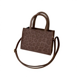 Borsa a Tracolla in PU Opaco con Stampa Leopardata, Nuova Borsa Chic Quadrata Media da Donna 2026, Borsa a Mano di Alta Gamma - Stile Urbano - Product Image 1