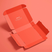 Boîte d'expédition personnalisée de luxe, robuste et recyclable, avec un design minimaliste haut de gamme, emballage en carton ondulé avec impression rouge intérieure