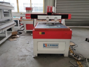 Machine à découper le verre E-WORLD NC8080, épaisseur 2-19 mm, haute précision, moteur PLC, 380V/220V, 4 kW - Product Image 3