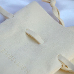 Bolsas de Joyería de Terciopelo con Cordón y Logotipo Personalizado para Fabricantes, Bolsas para Pulseras con Logotipo en Relieve - Product Image 2