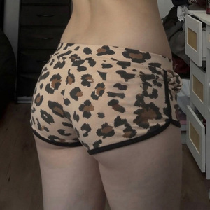 Shorts de Punto con Estampado de Leopardo, Cintura Baja, Ligeros, Casuales de Verano para Mujer, Estilo Retro Y2K, Moda Urbana Minimalista - Product Image 4