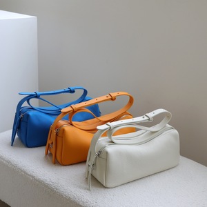 Sac à bandoulière <span class=keywords><strong>en</strong></span> cuir véritable Togo pour femme, avec plusieurs fermetures éclair, forme oreiller, sangle réglable, sac à main <span class=keywords><strong>en</strong></span> cuir, vente <span class=keywords><strong>en</strong></span> gros OEM ODM - Product Image 4