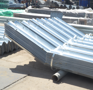 Barrière de sécurité routière pour véhicules en Arabie Saoudite, longueur personnalisée 4130mm 4320mm, anti-collision, OEM, robuste, fournisseur de confiance, galvanisation à chaud - Product Image 1