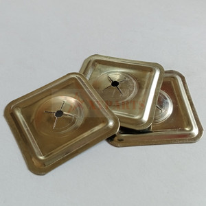 Clips d'isolation acoustique galvanisés de 1-1/4 po avec rondelle de blocage pour la fixation des chevilles d'isolation en laine de roche - Product Image 3