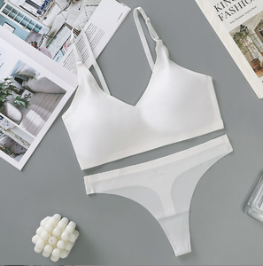 Nouveau été femmes soutien-gorge et <span class=keywords><strong>culotte</strong></span> sous-vêtements Sexy dos nu sans fil sans couture Thai Latex soutien-gorge - Product Image 4