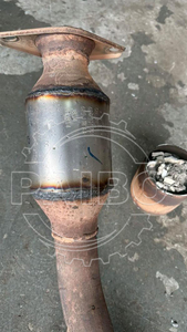 Machine de découpe de catalyseurs automobiles pour le <span class=keywords><strong>recyclage</strong></span> des catalyseurs de voitures - Product Image 5