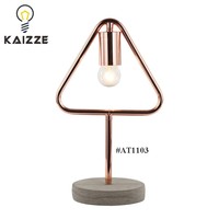 Lampe de table en métal au design créatif et industriel, douille E26/E27