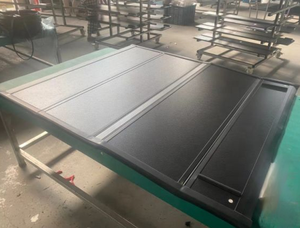 Nueva Cubierta Rígida Plegable <span class=keywords><strong>de</strong></span> Aleación <span class=keywords><strong>de</strong></span> Aluminio <span class=keywords><strong>de</strong></span> Alta Calidad para <span class=keywords><strong>la</strong></span> Caja <span class=keywords><strong>de</strong></span> <span class=keywords><strong>la</strong></span> Camioneta GMC <span class=keywords><strong>Sierra</strong></span> 1500 5.8ft 2014-2018 2007-2024 - Product Image 4