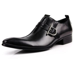 Mocassins en cuir de vachette souple à enfiler, détails perforés, design léger, respirant, soutien de la voûte plantaire, tendance mode, usage quotidien - Product Image 1